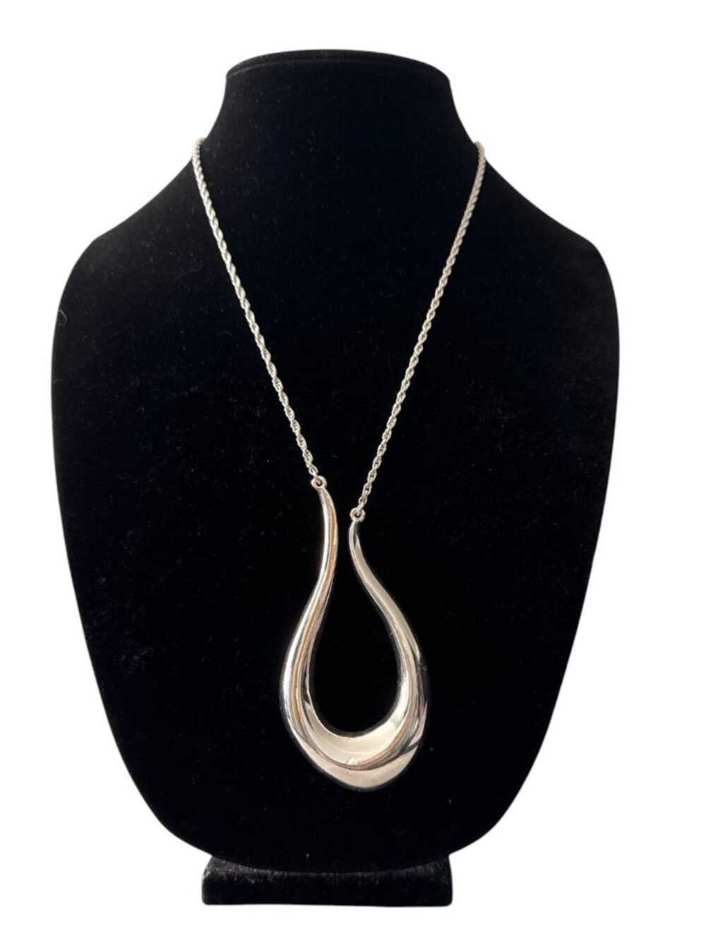 Chicos Silver-Tone Teardrop Pendant Necklace Modern Minimalist Design 18"-21" L